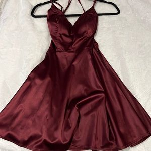 FORMAL BURGUNDY SHORT DRESS